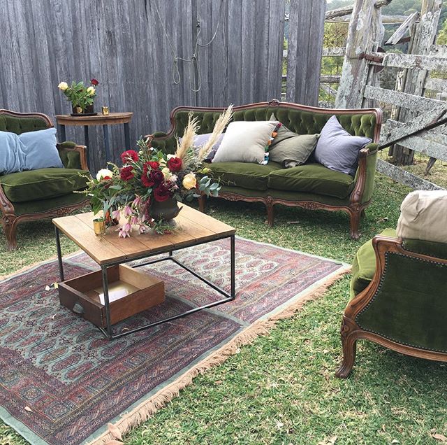 Insanely beautiful styling, flowers and wedding host mentoring by @twigandgrace